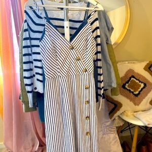 Abercrombie & Fitch high waisted midi dress. Love this dress 🥰